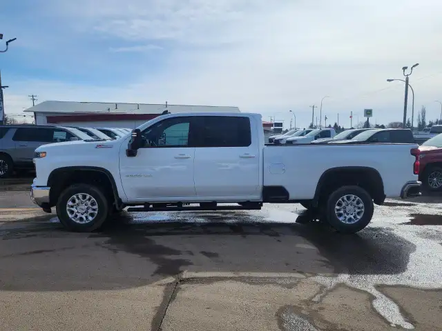 2026 Chevrolet Silverado 3500HD LT 8'0 FOOT BOX | DURAMAX | 5... - Photo 3