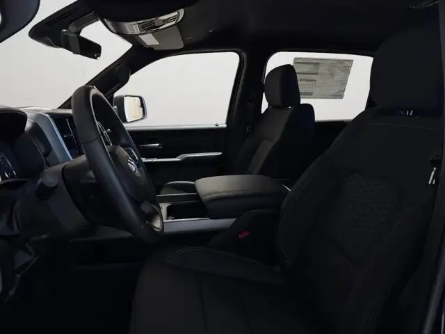 2026 Ram 1500 Express | Remote Start | 8.4 Inch Touchscreen - Photo 10