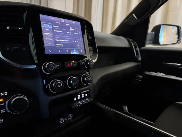 2026 Ram 1500 Express | Remote Start | 8.4 Inch Touchscreen - Photo 15