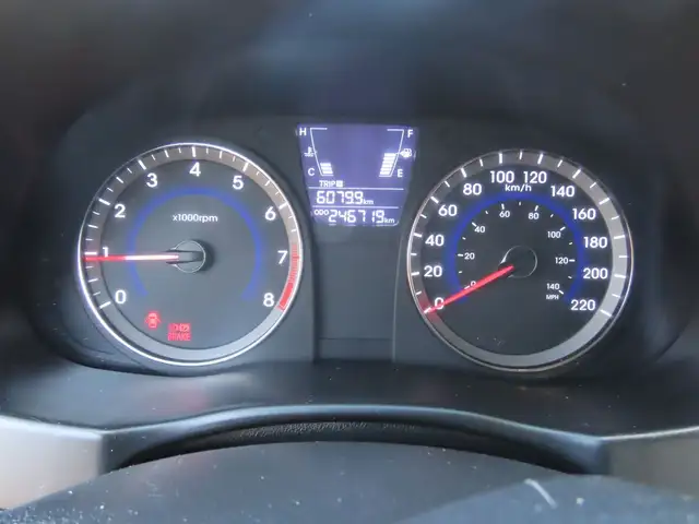 2012 Hyundai Accent - Photo 13