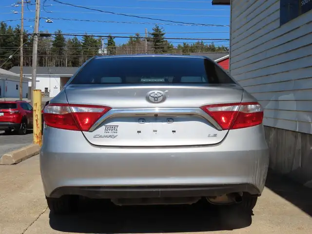 2015 Toyota Camry - Photo 5