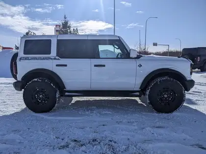 2026 Ford Bronco Outer Banks 4 Door 4x4 - Photo 4