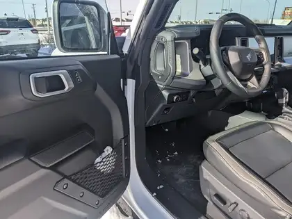 2026 Ford Bronco Outer Banks 4 Door 4x4 - Photo 10