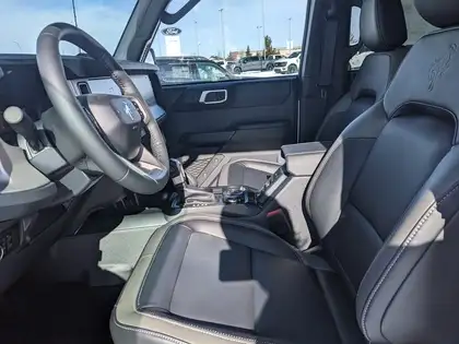 2026 Ford Bronco Outer Banks 4 Door 4x4 - Photo 12