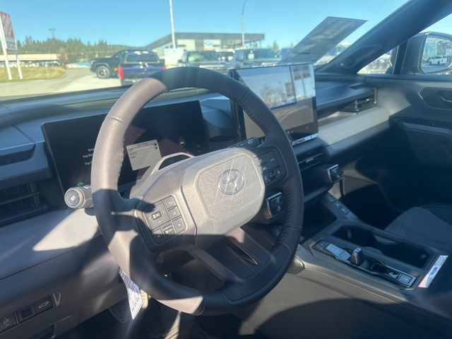 2026 Toyota RAV4 XSE TECHNOLOGY PACKAGE - Photo 9