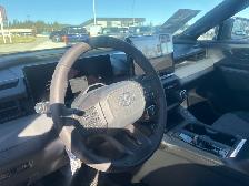 2026 Toyota RAV4 XSE TECHNOLOGY PACKAGE - Photo 9