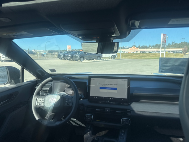 2026 Toyota RAV4 XSE TECHNOLOGY PACKAGE - Photo 10