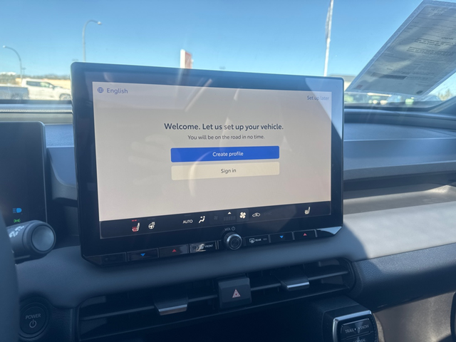 2026 Toyota RAV4 XSE TECHNOLOGY PACKAGE - Photo 17