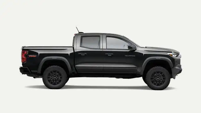 2026 Chevrolet Colorado 4WD Trail Boss - Photo 2