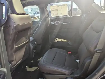 2026 Ford Explorer Platinum 4WD - Photo 8