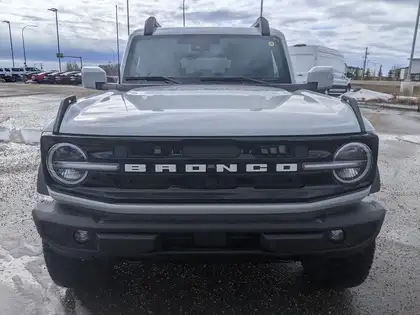 2026 Ford Bronco Outer Banks 4 Door 4x4 - Photo 2