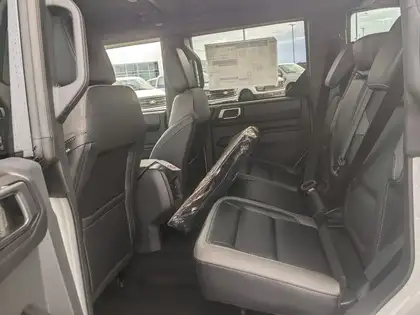 2026 Ford Bronco Outer Banks 4 Door 4x4 - Photo 8