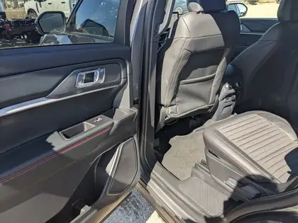 2026 Ford Explorer ST-Line 4WD - Photo 7