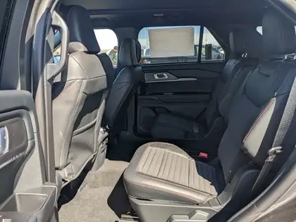 2026 Ford Explorer ST-Line 4WD - Photo 8