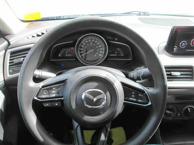 2017 Mazda MAZDA3 Sport - Photo 12