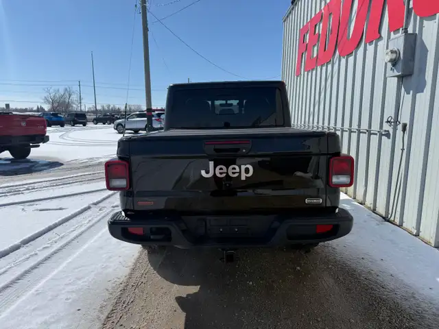 2020 Jeep Gladiator Overland - Photo 3