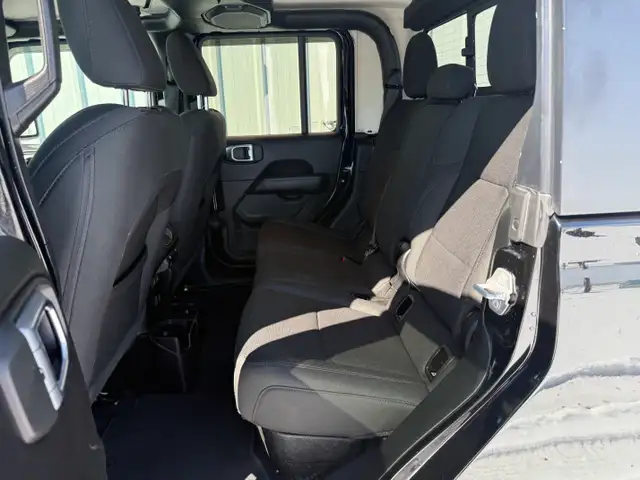 2020 Jeep Gladiator Overland - Photo 9