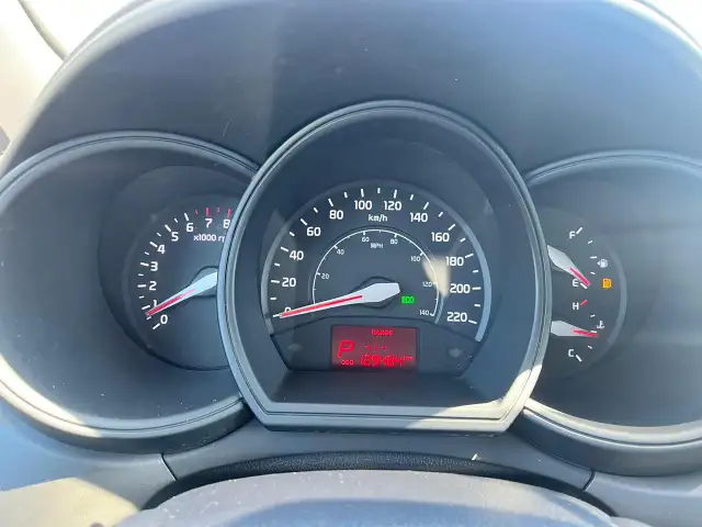 2014 Kia Rio EX - Photo 9