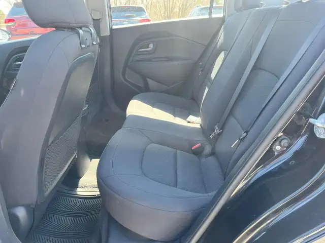 2014 Kia Rio EX - Photo 11