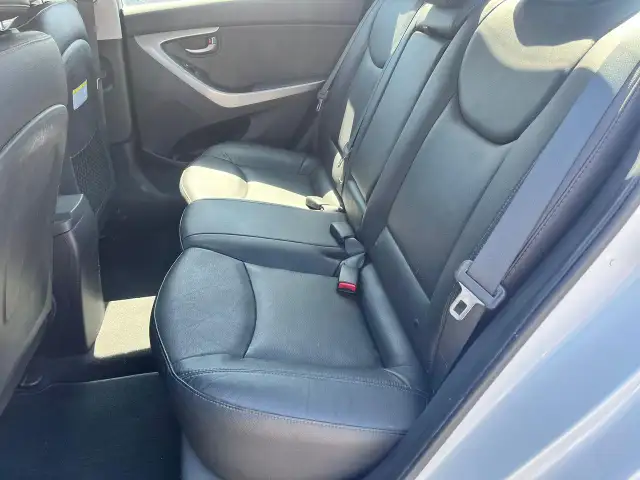 2013 Hyundai Elantra Limited w/Navi - Photo 11