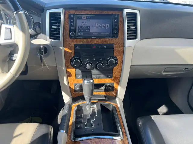 2010 Jeep Grand Cherokee Limited 4WD - Photo 23