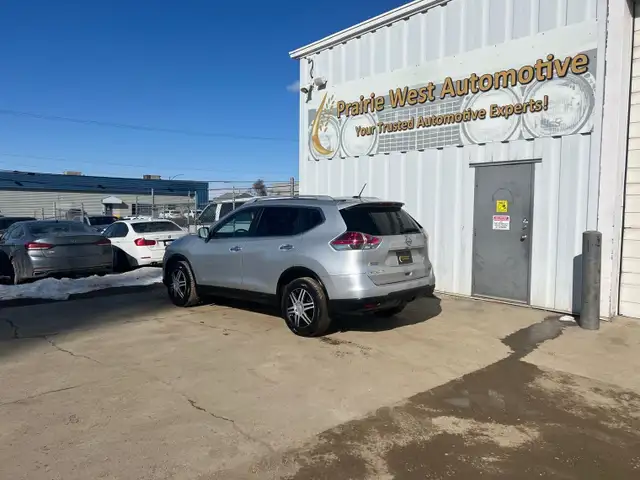 2015 Nissan Rogue S AWD - No Accident - Photo 7