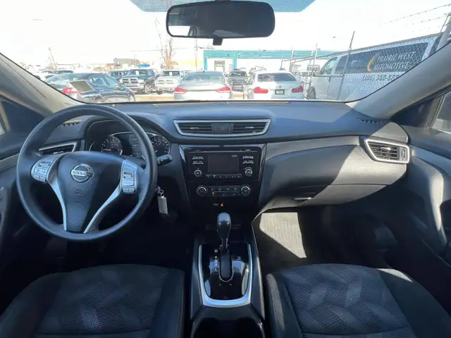 2015 Nissan Rogue S AWD - No Accident - Photo 10
