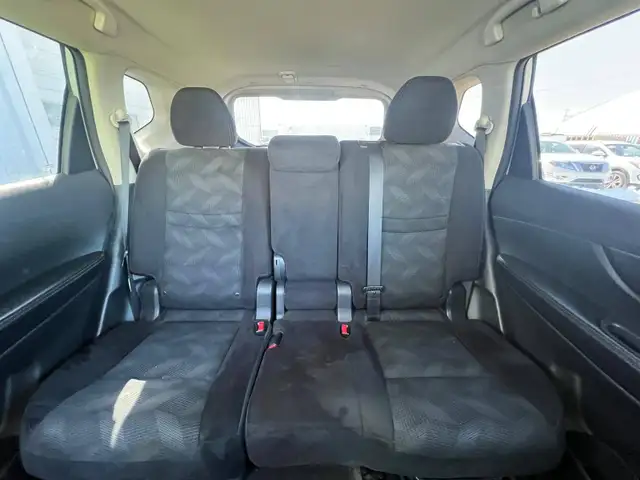 2015 Nissan Rogue S AWD - No Accident - Photo 14