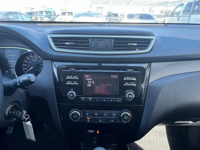 2015 Nissan Rogue S AWD - No Accident - Photo 19