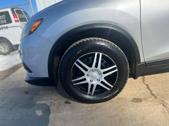 2015 Nissan Rogue S AWD - No Accident - Photo 21