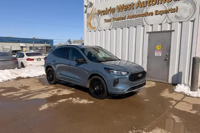 2023 Ford Escape ST Line AWD - No Accident - Photo 3