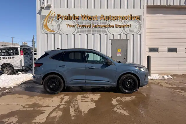 2023 Ford Escape ST Line AWD - No Accident - Photo 4