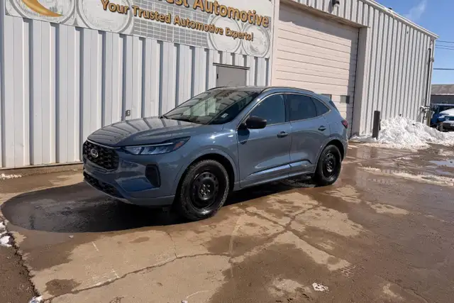 2023 Ford Escape ST Line AWD - No Accident - Photo 10