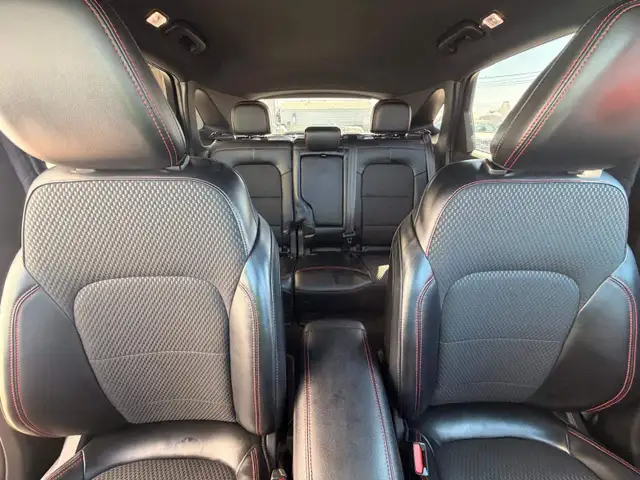 2023 Ford Escape ST Line AWD - No Accident - Photo 12