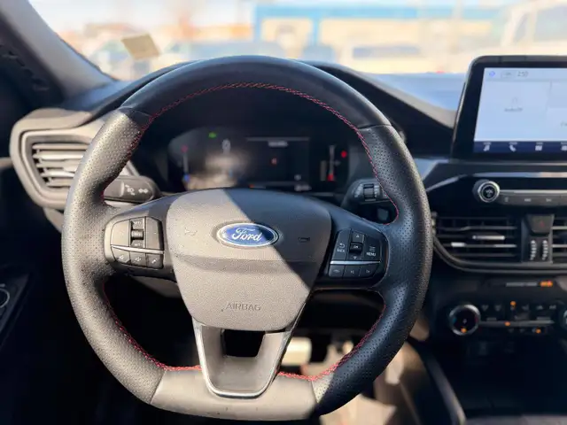 2023 Ford Escape ST Line AWD - No Accident - Photo 14