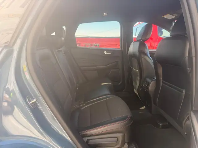 2023 Ford Escape ST Line AWD - No Accident - Photo 20
