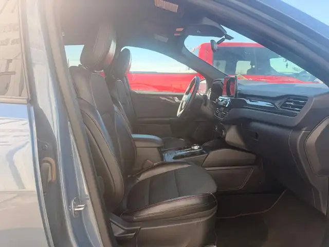 2023 Ford Escape ST Line AWD - No Accident - Photo 21