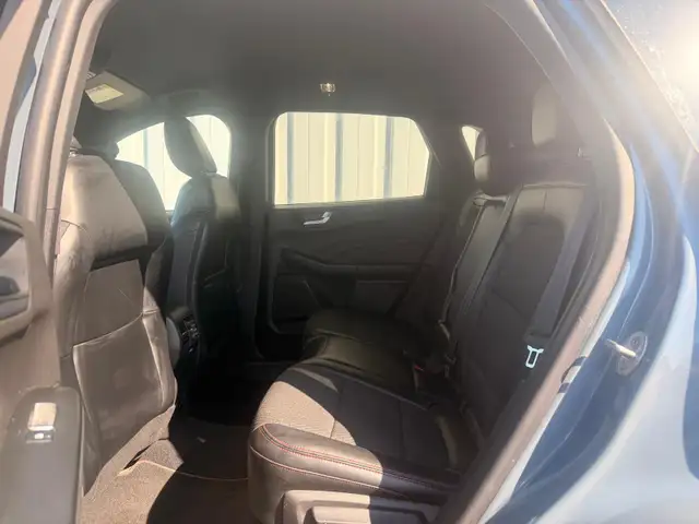 2023 Ford Escape ST Line AWD - No Accident - Photo 23