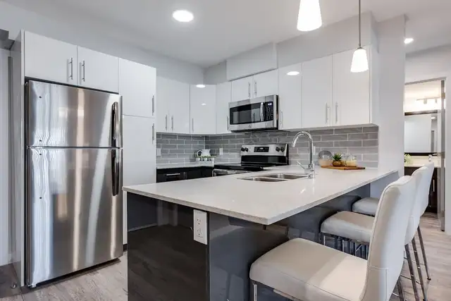 Eagle Pointe - 2 Bedroom   Den available at 800 Eagleson Rd, Kan - Photo 8