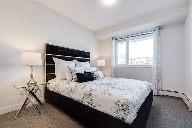 Eagle Pointe - 2 Bedroom   Den available at 800 Eagleson Rd, Kan - Photo 10