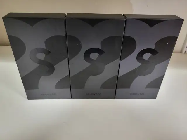 NEW IN BOX Samsung Galaxy S22 128GB – 1 YEAR WARRANTY