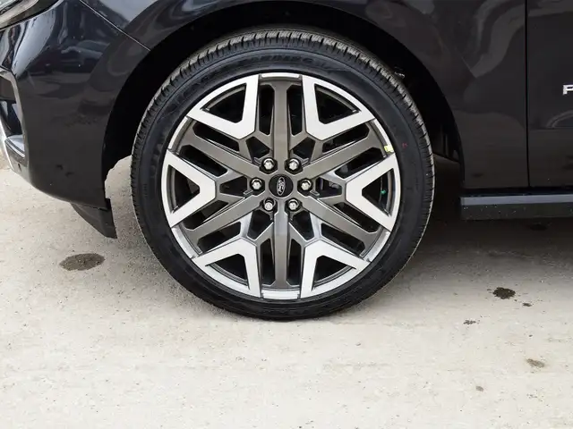 2026 Ford Expedition Platinum Max - Photo 9