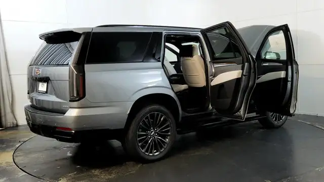 2026 Cadillac Escalade 4WD Platinum Sport - Photo 10