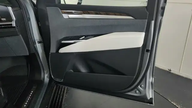 2026 Cadillac Escalade 4WD Platinum Sport - Photo 14