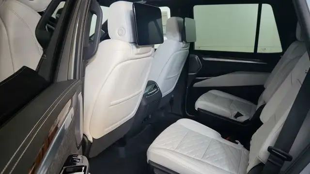 2026 Cadillac Escalade 4WD Platinum Sport - Photo 19