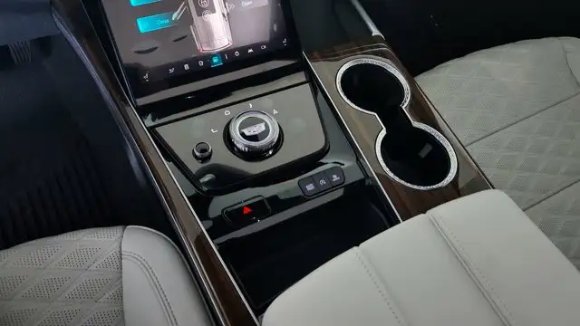 2026 Cadillac Escalade 4WD Platinum Sport - Photo 23