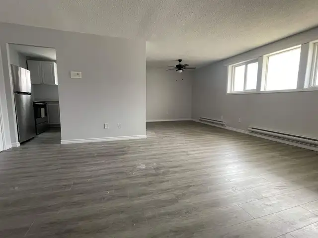 NEWLY RENOVATED 2 Bdrm unit in a SOUGHT AFTER Area. Avail. MAY - Photo 6