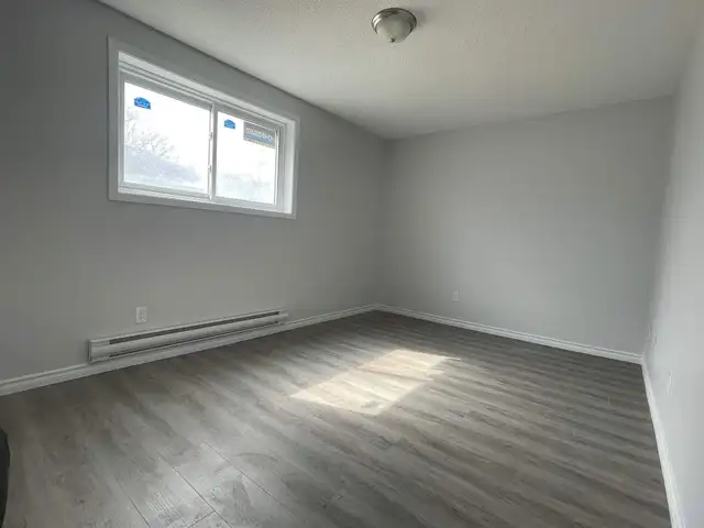 NEWLY RENOVATED 2 Bdrm unit in a SOUGHT AFTER Area. Avail. MAY - Photo 12