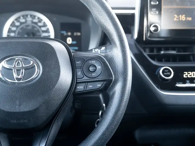 2021 Toyota Corolla LE - Clean CARFAX | Carplay | Radar Cruise - Photo 14