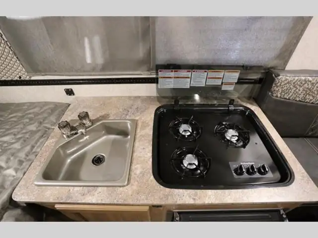 2017 Forest River RV Rockwood Hard Side Series A122BH - Photo 6